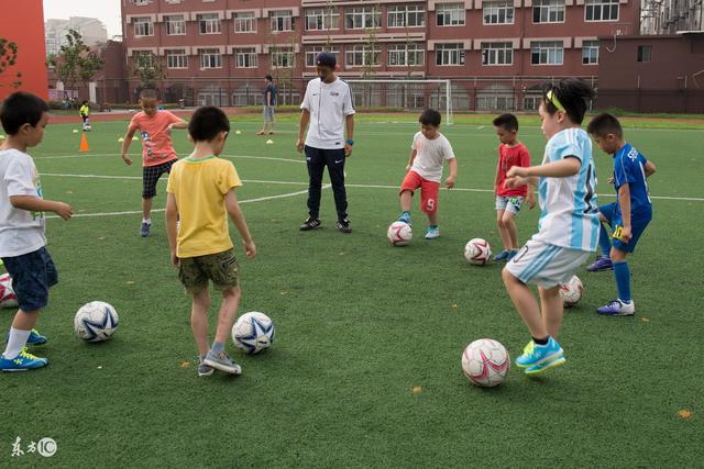 卡尼强硬回应：特朗普的误判促成演变为贸易冲突